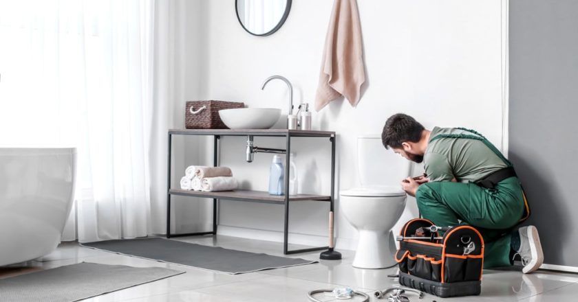 Comment refaire une salle de bain sans enlever le carrelage ?