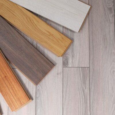 Quel revêtement choisir : semi-massif, stratifié ou vinyle pour son parquet ?